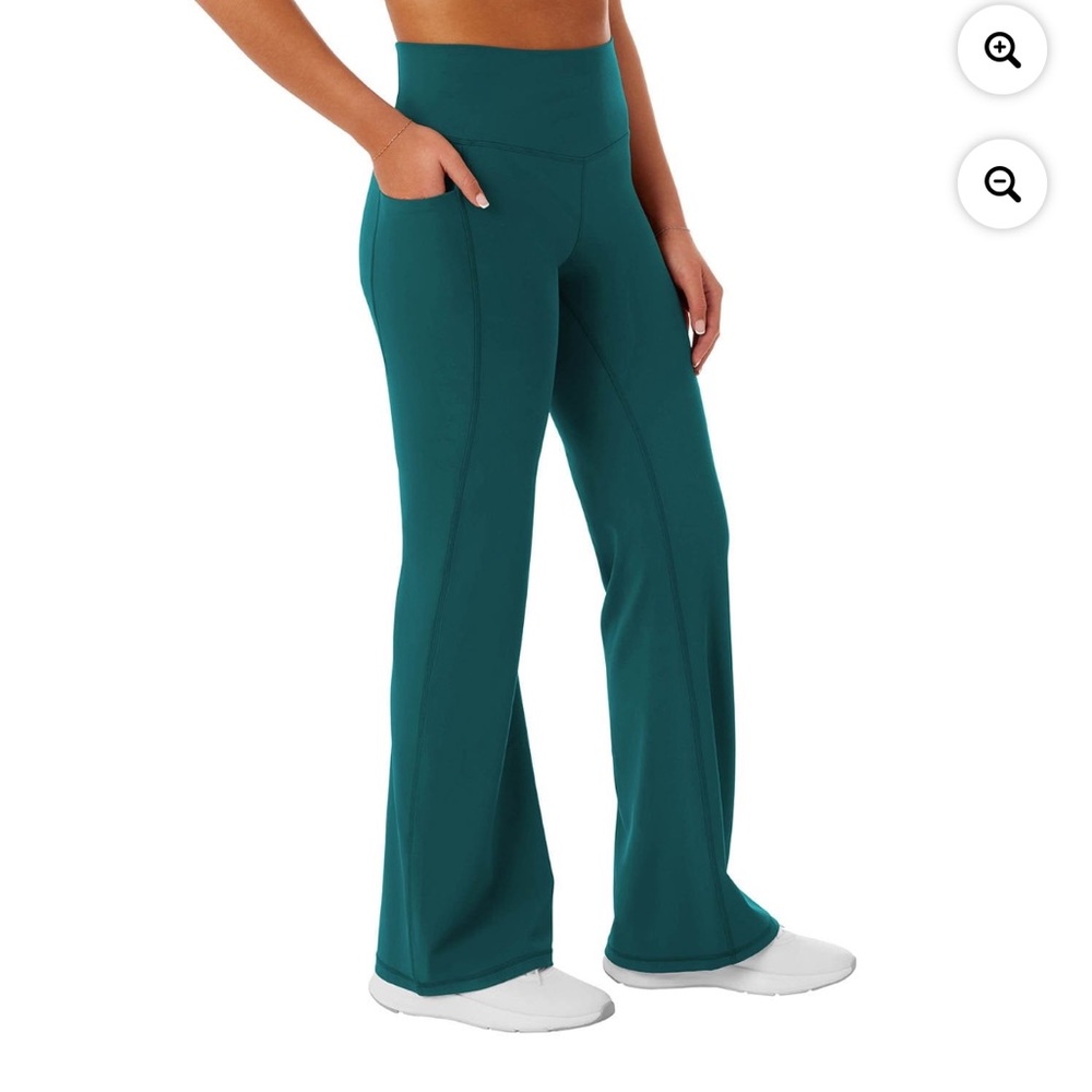 Women’s yoga pants teal color, flares new
